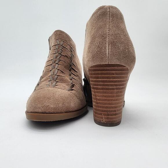 NWOT Franco Sarto Size 9M Booties Leather/Man Made‎ Upper Laced Top Stacked Heel - Picture 3 of 11